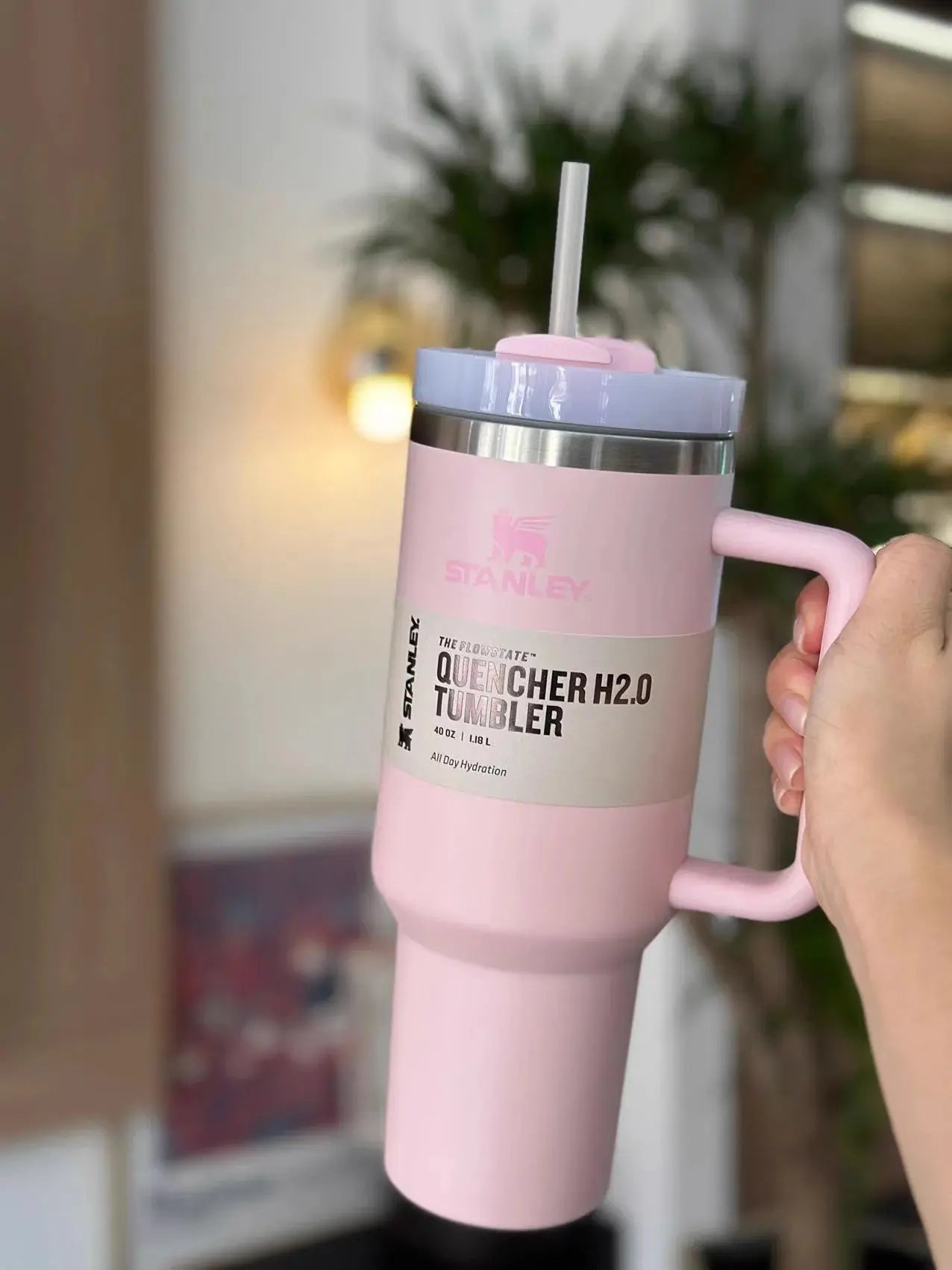 STANLEY Quencher 2.0: Der Edelstahl Vakuumisolierbecher, der Nachhaltigkeit und Trend vereint STANLEY Quencher 2.0: Der Edelstahl Vakuumisolierbecher, der Nachhaltigkeit und Trend vereint